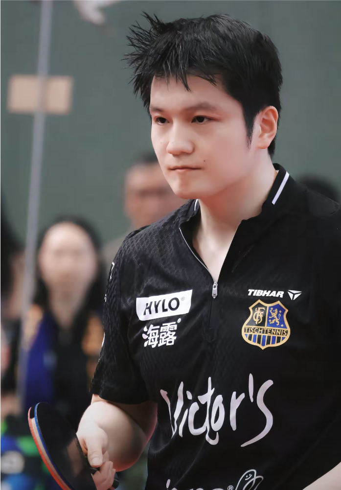 包含赛地聚焦——德国杯今晨热度飙升，西汉姆战术微调，更衣室稳定，临场指挥获称赞的词条