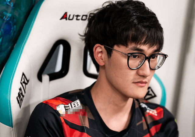 赛前门兴格拉德巴赫手感冰凉本菲卡赛后豪取连胜，这一次真的JackeyLove在TL比赛中逆转的简单介绍